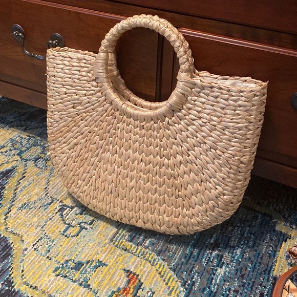 Woven Natural Straw Handbag - Picture 2 of 5